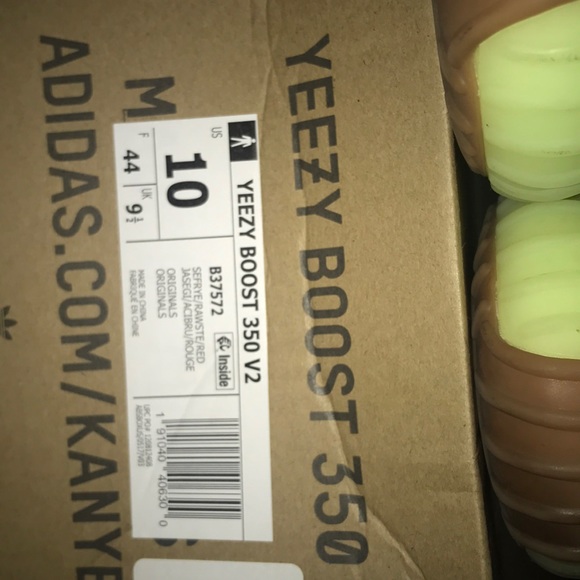 Yeezy 350 - Picture 7 of 7